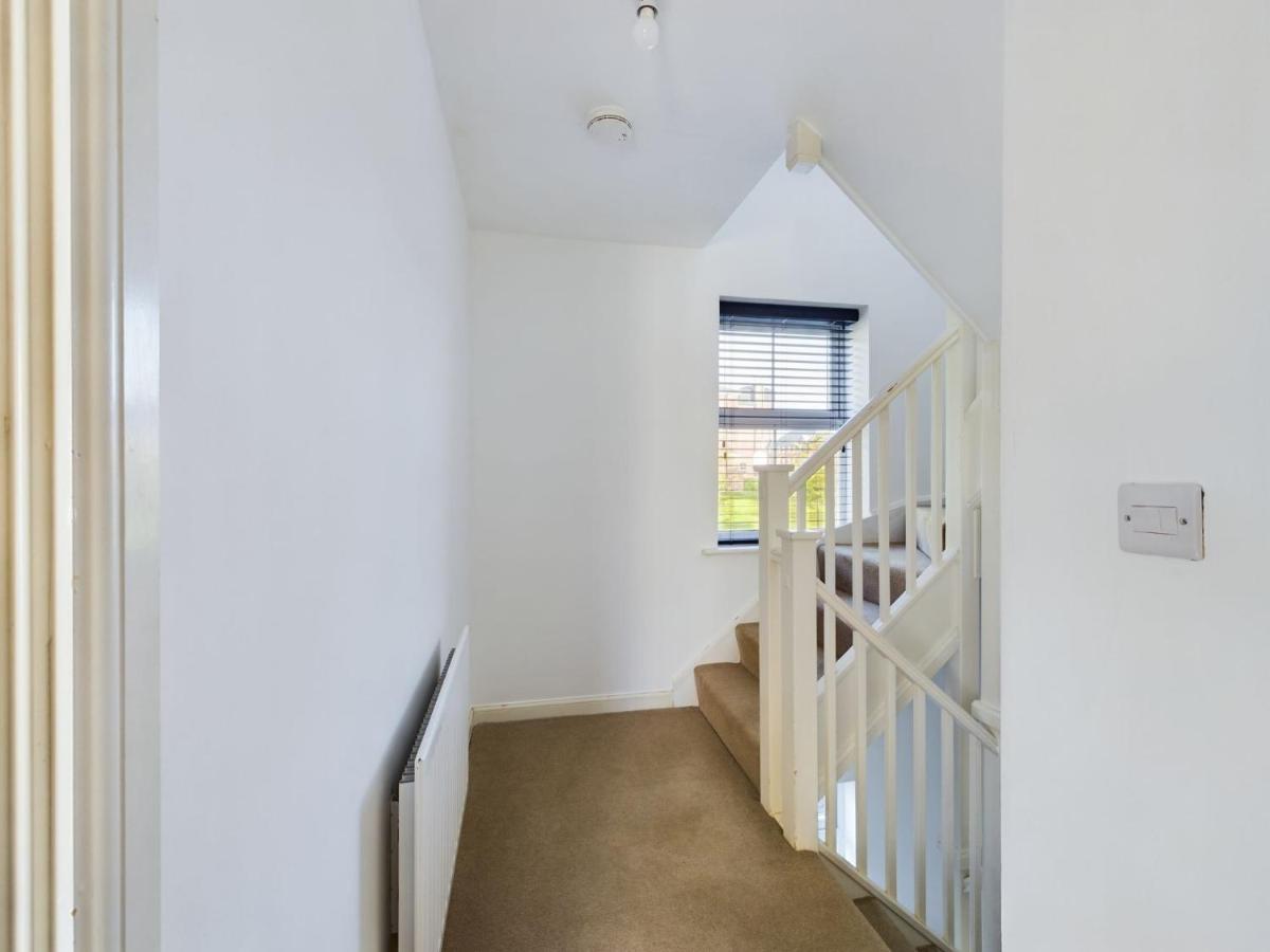 247 Serviced Accommodation In Stafford- 3Br Townhouse Exterior photo